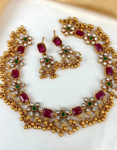 Traditional Wedding Wear Choker Necklace/Jewellery Set For Women